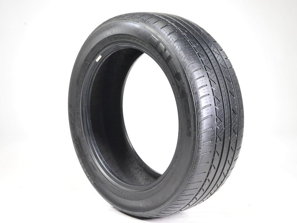 Amazon.com: Nexen CP671 Radial Tire - P215/55R17 93V : Automotive